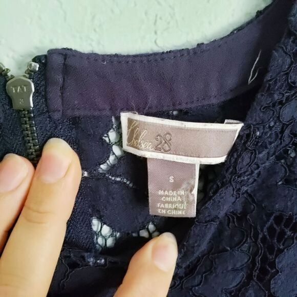 Lace Top‎ - Picture 4 of 7